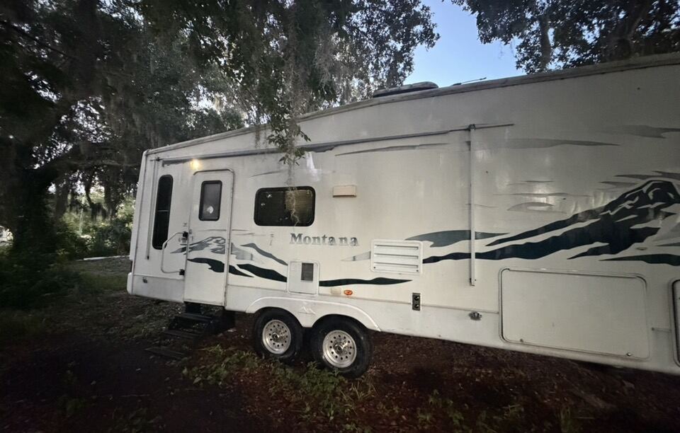 Vehicle fleet washing in the Daytona Beach area