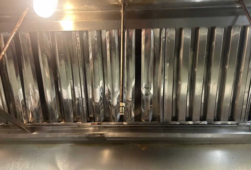 Restaurant service area cleaning